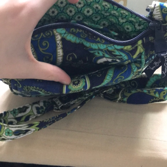 Vera Bradley Cross Body Bag - Picture 4 of 6